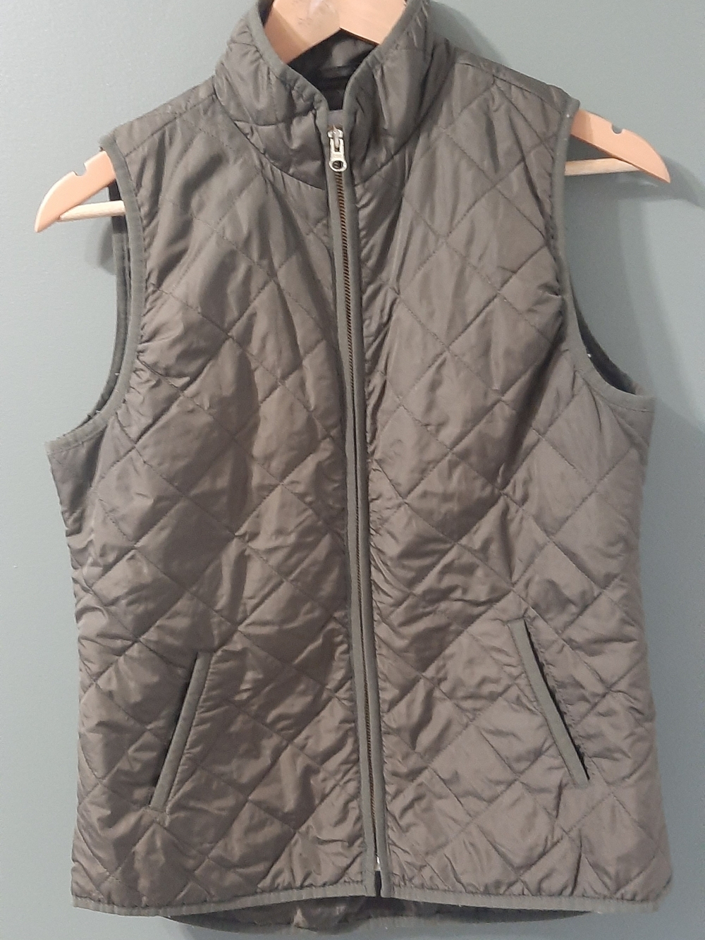 Old Navy Quilted Sleeveless Vest in Green